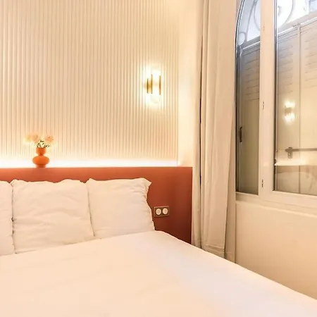Luxe Rouvet I Netflix I Calme Parigi