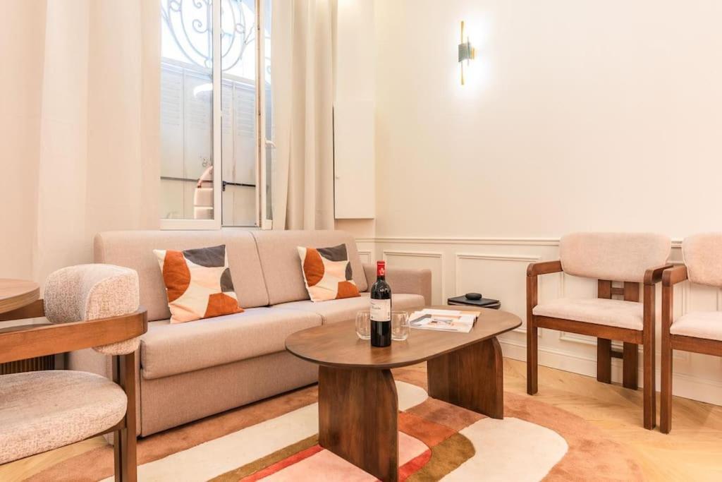 Luxe Rouvet I Netflix I Calme * Parigi