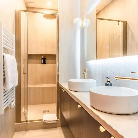 Luxe Rouvet I Netflix I Calme Paris